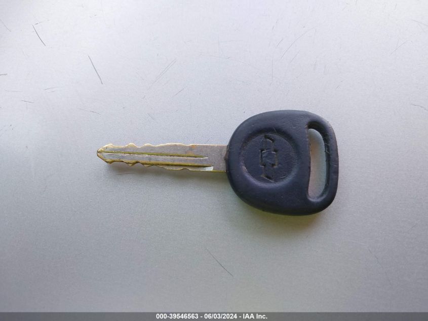 2001 Chevrolet Tahoe Ls VIN: 1GNEC13T51R127825 Lot: 39546563