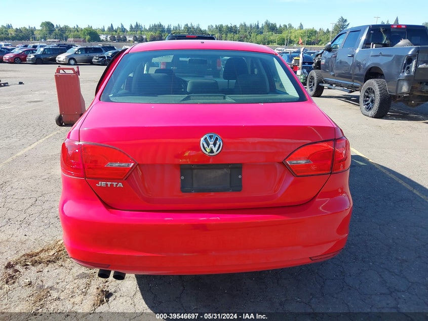 2012 Volkswagen Jetta 2.0L S VIN: 3VW1K7AJ0CM365372 Lot: 39546697