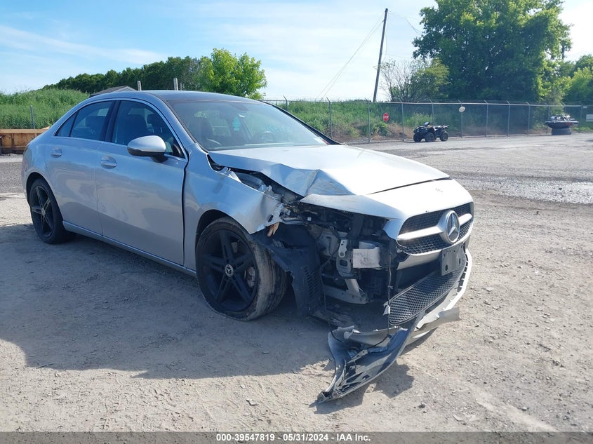 2020 Mercedes-Benz A 220 4Matic VIN: W1K3G4FB3LJ196562 Lot: 39547819