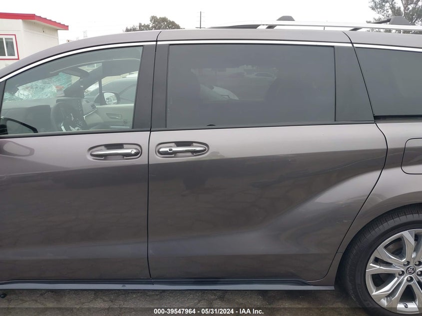 2024 Toyota Sienna Platinum VIN: 5TDERKEC9RS200850 Lot: 39547964