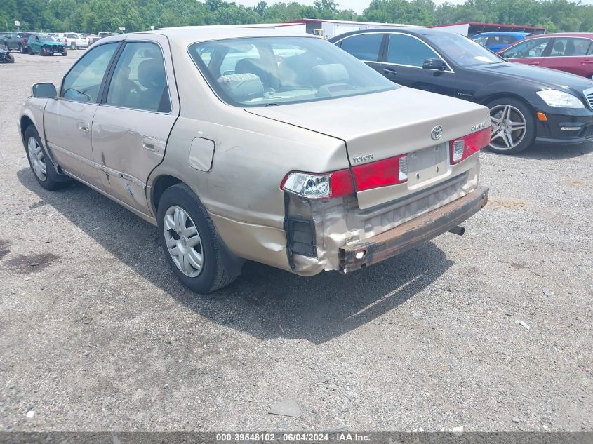 2000 Toyota Camry Le VIN: JT2BG22K3Y0428129 Lot: 39548102