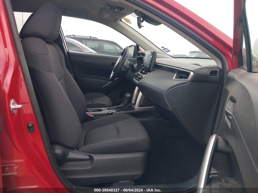 2022 Toyota Corolla Cross Le VIN: 7MUCAAAG3NV013461 Lot: 39548327