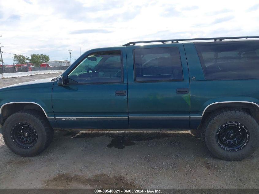 1998 Chevrolet Suburban 1500 VIN: 3GNFK16R8WG110256 Lot: 39548821