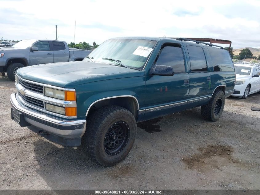 1998 Chevrolet Suburban 1500 VIN: 3GNFK16R8WG110256 Lot: 39548821