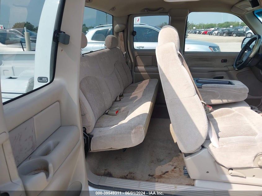 2001 Chevrolet Silverado 1500 Ls VIN: 2GCEC19V611158401 Lot: 39549311