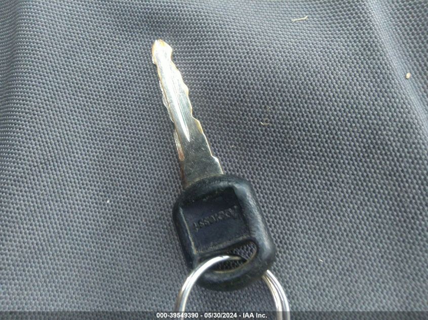 1995 Chevrolet Gmt-400 C2500 VIN: 1GCFC24K2SZ279460 Lot: 39549390