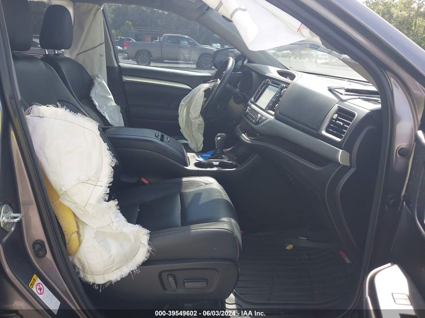 2018 Toyota Highlander Xle VIN: 5TDKZRFH7JS545756 Lot: 39549602