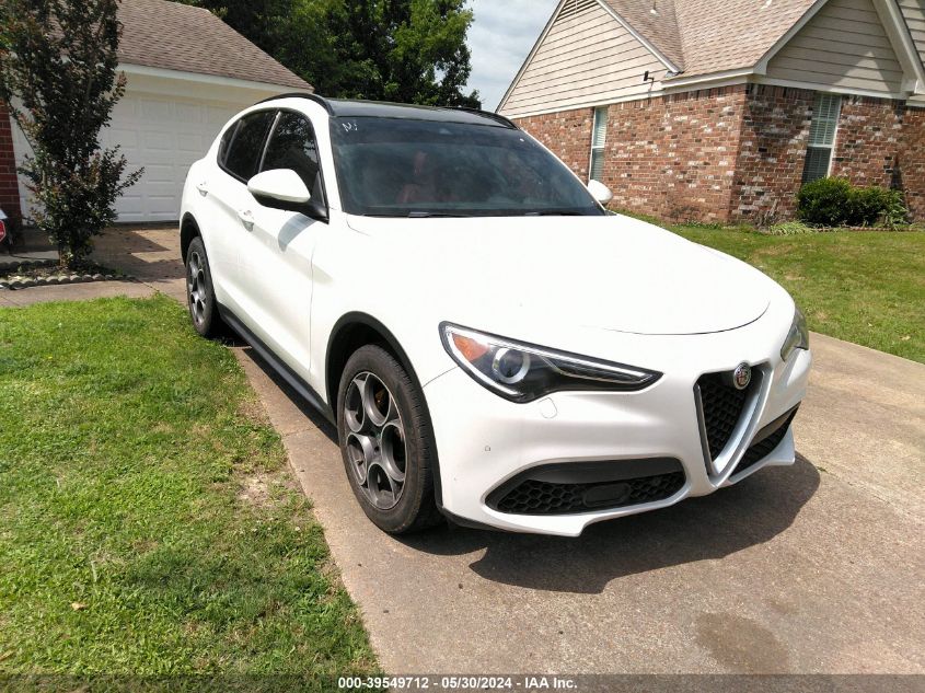 ZASFAKNN3J7B93851 2018 ALFA ROMEO STELVIO - Image 1