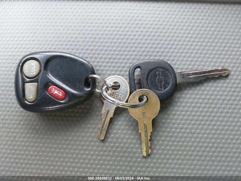 2000 Chevrolet Silverado 1500 Ls VIN: 1GCEC19T4YE337673 Lot: 39549832