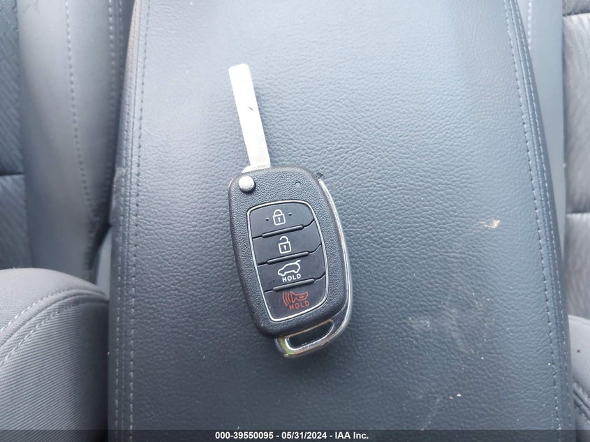 2017 Hyundai Santa Fe Se VIN: KM8SM4HF3HU246778 Lot: 39550095