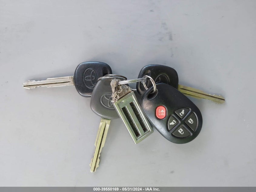 2017 Toyota Sienna Le 8 Passenger VIN: 5TDKZ3DC3HS884223 Lot: 39550169