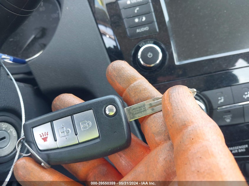 2019 Nissan Rogue S VIN: 5N1AT2MT7KC807625 Lot: 39550359