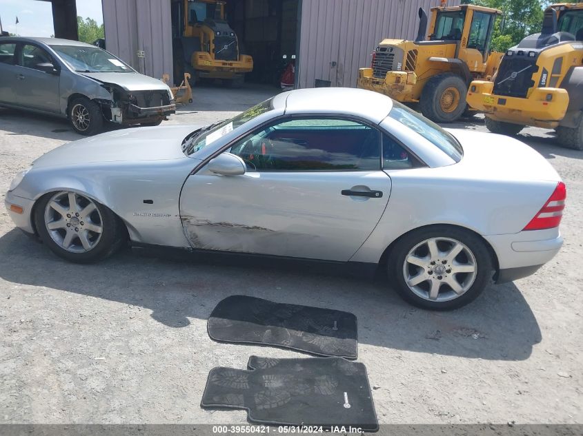 1998 Mercedes-Benz Slk 230 VIN: WDBKK47F9WF030865 Lot: 39550421