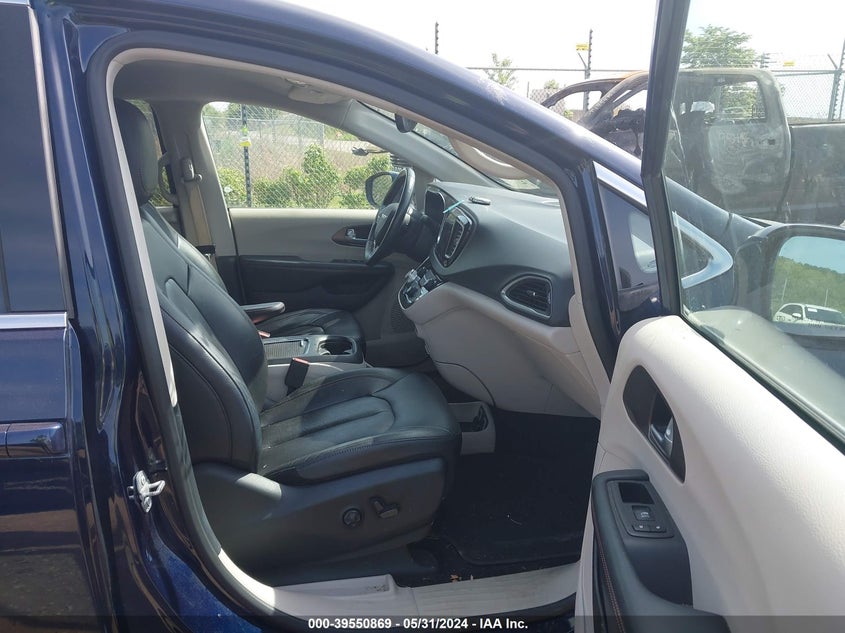 VIN 2C4RC1EG7HR752905 2017 CHRYSLER PACIFICA TOURING-L PLUS
