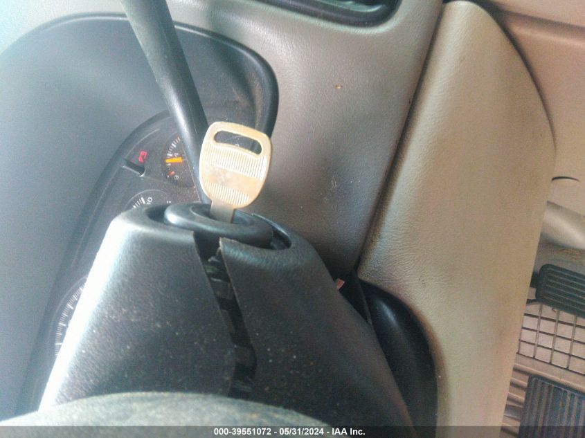 2003 Chevrolet Tahoe Lt VIN: 1GNEK13Z53J328312 Lot: 39551072