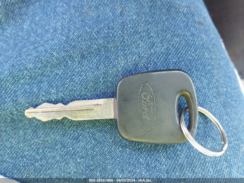 2000 Ford F-150 Work Series/Xl/Xlt VIN: 1FTZF1720YNB30295 Lot: 39551466