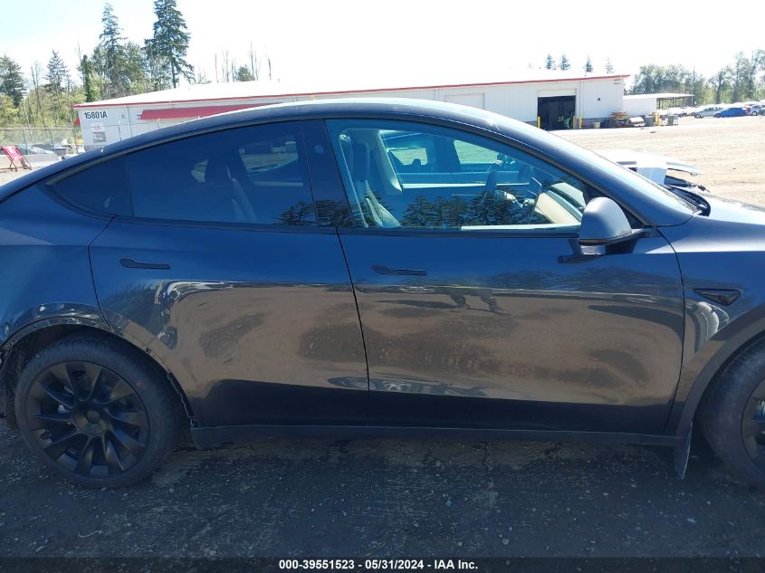 2024 Tesla Model Y Long Range Dual Motor All-Wheel Drive VIN: 7SAYGAEE8RF987831 Lot: 39551523