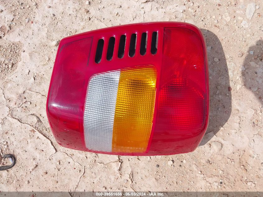 2000 Jeep Grand Cherokee Laredo VIN: 1J4G248S8YC180273 Lot: 39551656