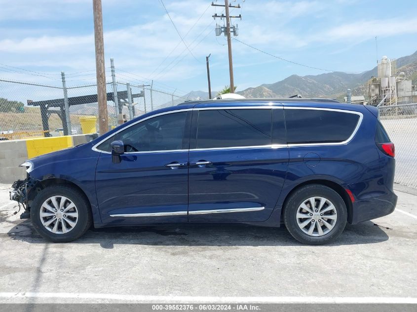 2017 Chrysler Pacifica Touring-L VIN: 2C4RC1BG2HR609994 Lot: 39552376