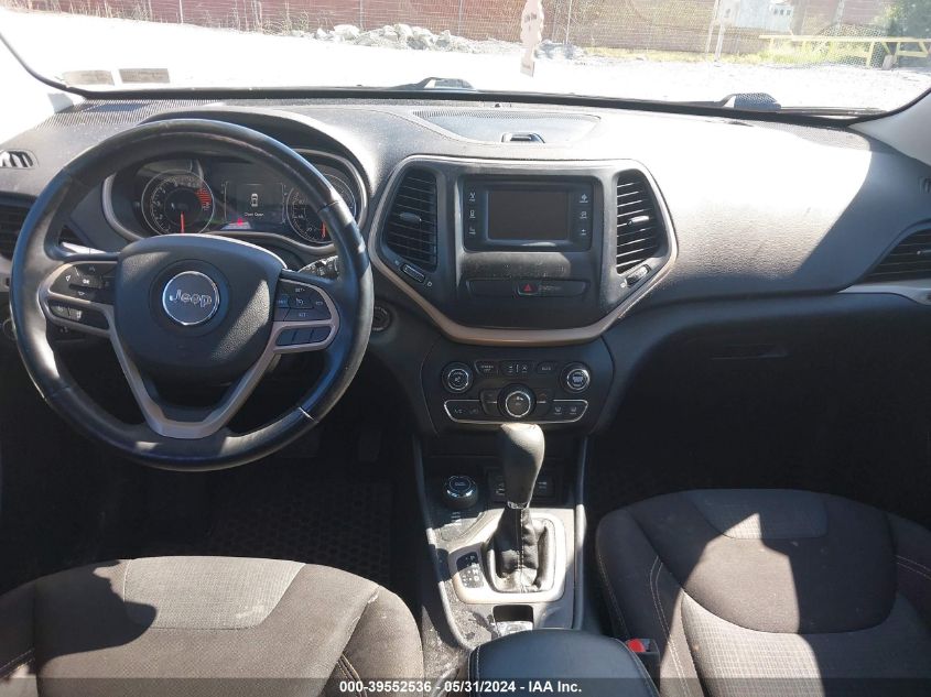 2017 Jeep Cherokee Latitude 4X4 VIN: 1C4PJMCS9HW590935 Lot: 39552536