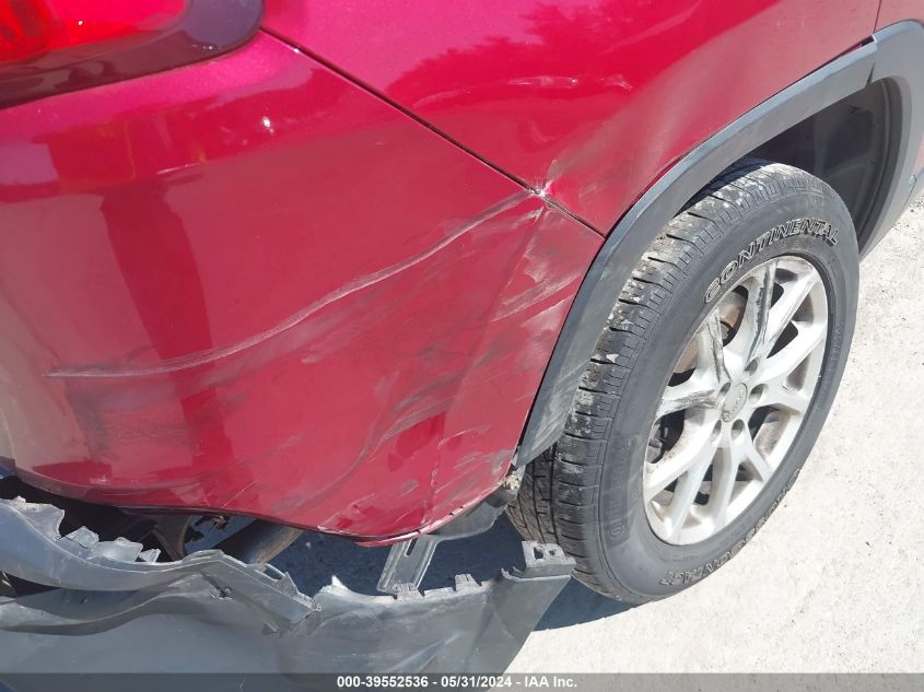 2017 Jeep Cherokee Latitude 4X4 VIN: 1C4PJMCS9HW590935 Lot: 39552536