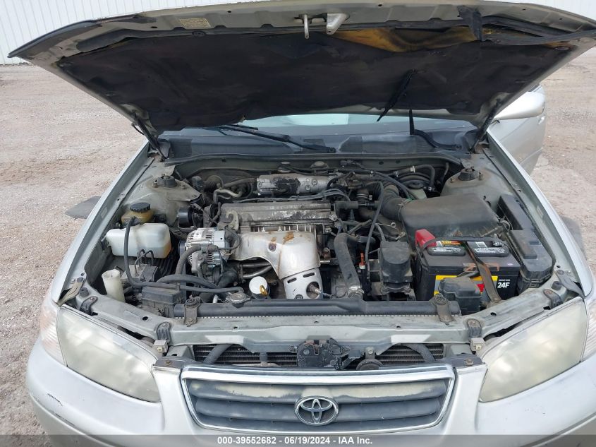 2000 Toyota Camry Le VIN: JT2BG22K8Y0429695 Lot: 39552682