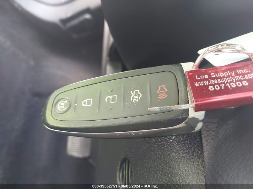 2017 Ford Focus Titanium VIN: 1FADP3N20HL287560 Lot: 39552751