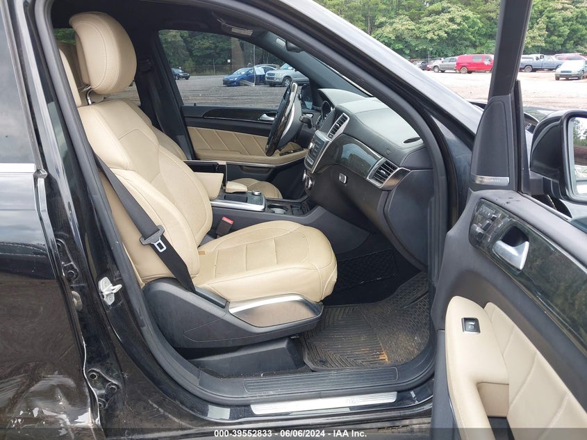 2015 MERCEDES-BENZ GL 550 4MATIC - 4JGDF7DE9FA605292