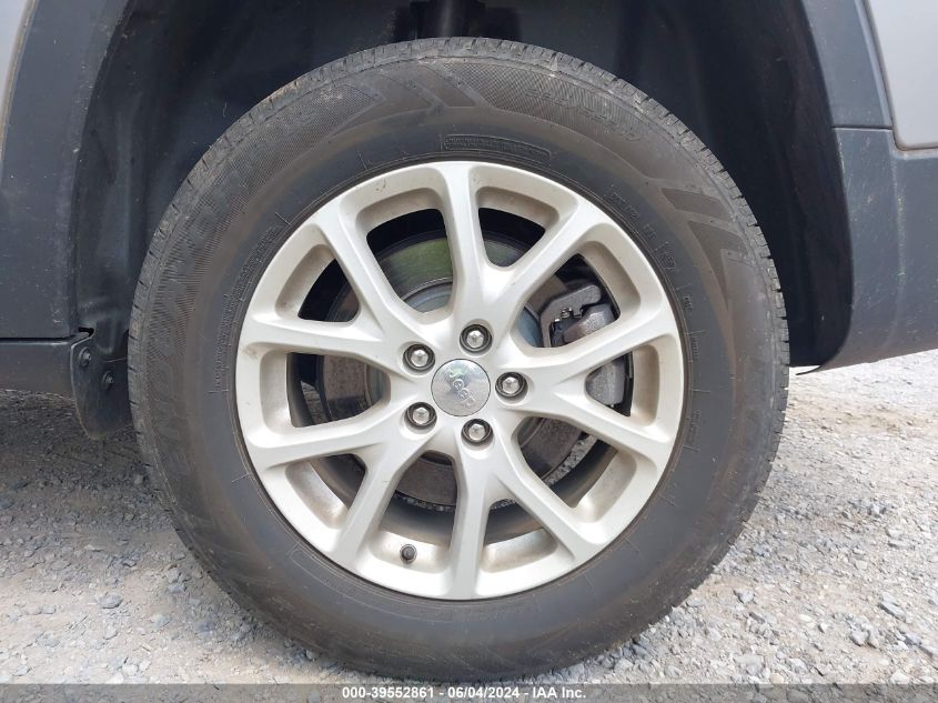 2018 Jeep Cherokee Latitude Plus 4X4 VIN: 1C4PJMLB8JD548127 Lot: 39552861