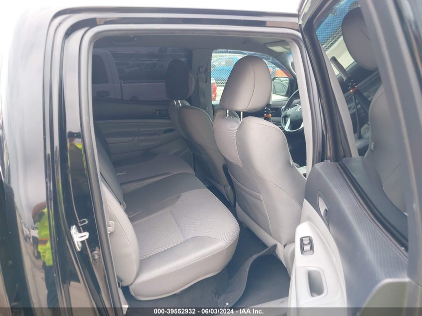 2013 Toyota Tacoma Prerunner V6 VIN: 5TFJU4GN8DX033424 Lot: 39552932