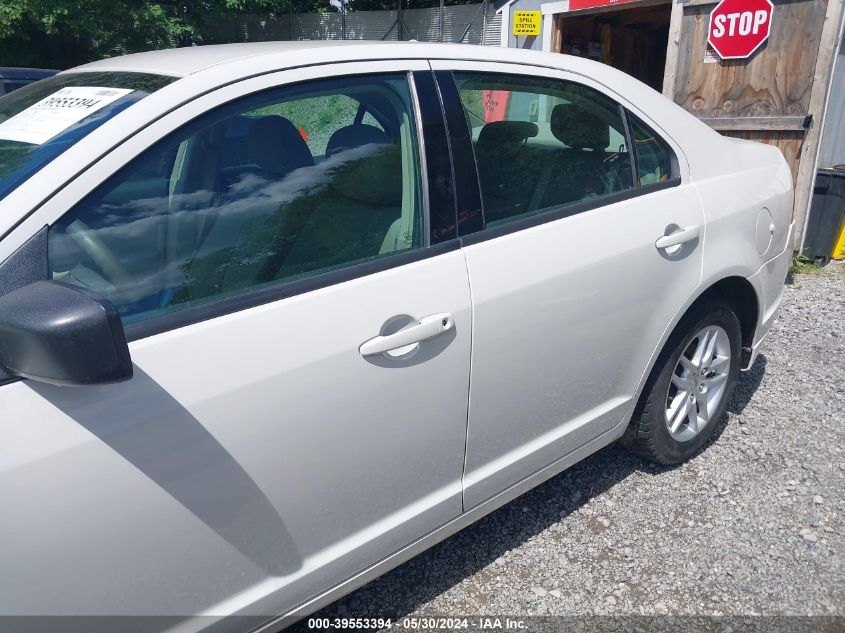 2011 Ford Fusion S VIN: 3FAHP0GA7BR231743 Lot: 39553394