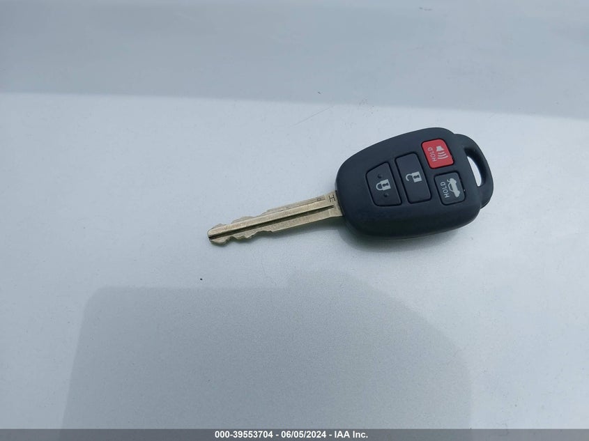 2016 Toyota Corolla Le VIN: 5YFBURHE5GP568956 Lot: 39553704