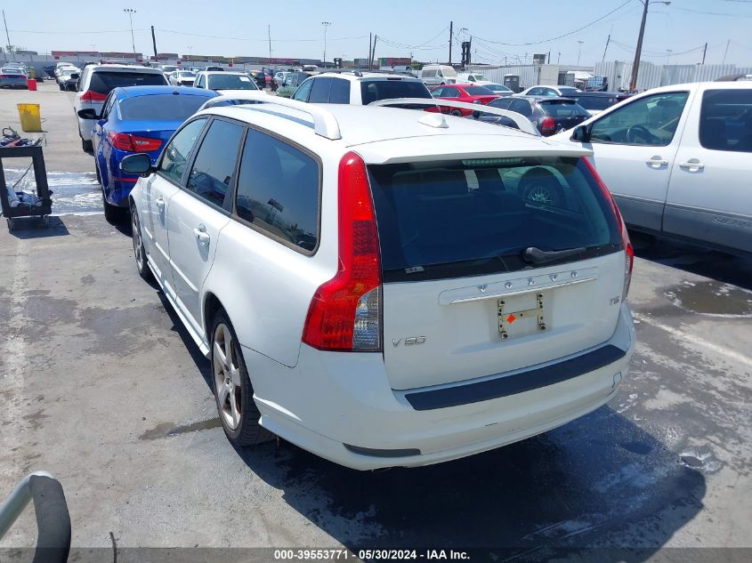 2011 Volvo V50 T5/T5 R-Design VIN: YV1672MW0B2611907 Lot: 39553771