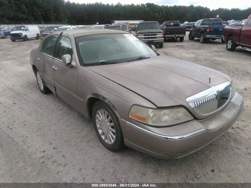 2003 Lincoln Town Car Signature VIN: 1LNHM82W43Y690750 Lot: 39553846