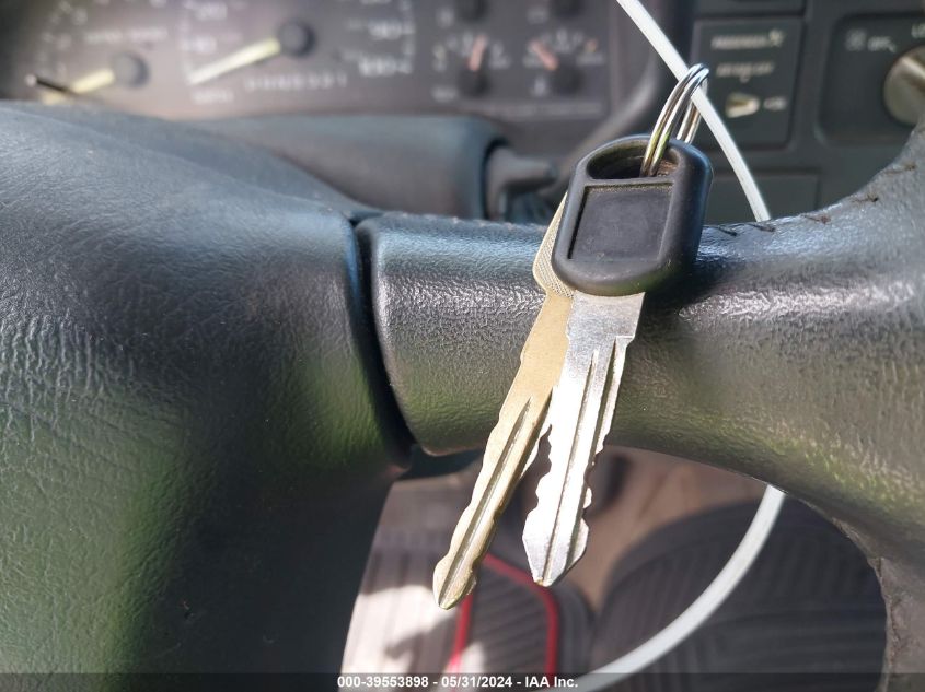 1998 GMC Sierra 1500 Sl Wideside VIN: 1GTEC19W8WE560628 Lot: 39553898