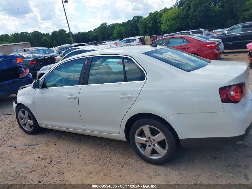 2008 Volkswagen Jetta Se/Sel VIN: 3VWRM71K38M070389 Lot: 39554805