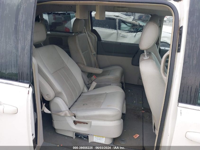 2008 Chrysler Town & Country Touring VIN: 2A8HR54P88R840468 Lot: 39555225