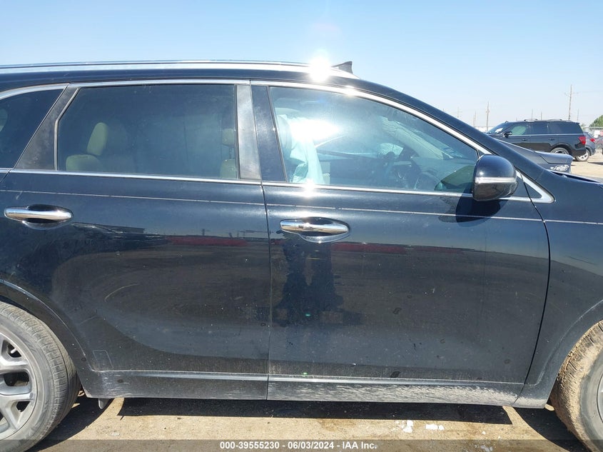 2017 Kia Sorento 3.3L Sx VIN: 5XYPK4A53HG221107 Lot: 39555230