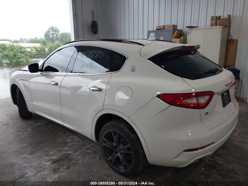 VIN ZN661XUS2JX259611 2018 MASERATI LEVANTE GRANSPORT