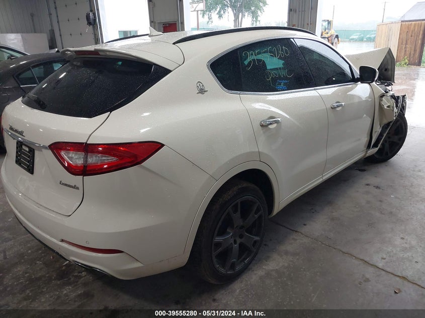 VIN ZN661XUS2JX259611 2018 MASERATI LEVANTE GRANSPORT