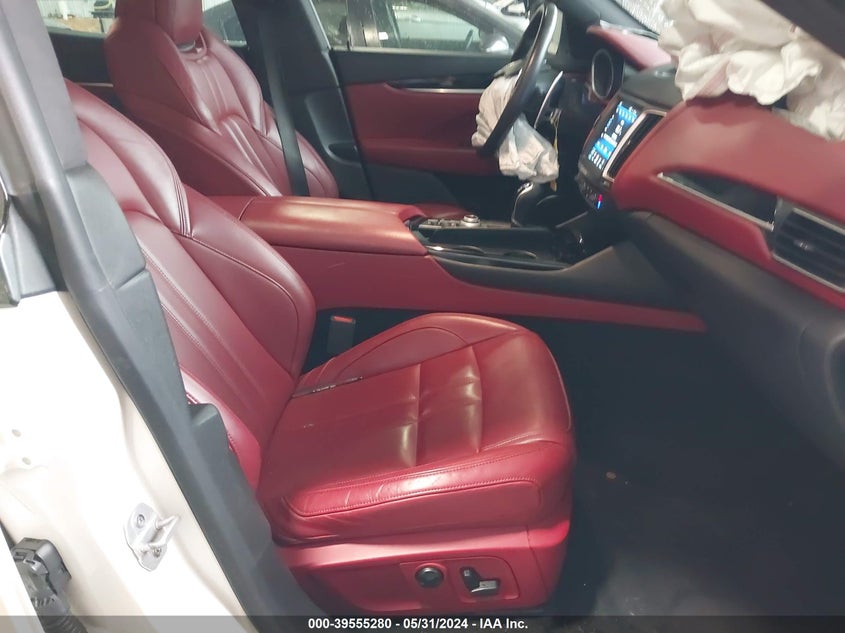VIN ZN661XUS2JX259611 2018 MASERATI LEVANTE GRANSPORT