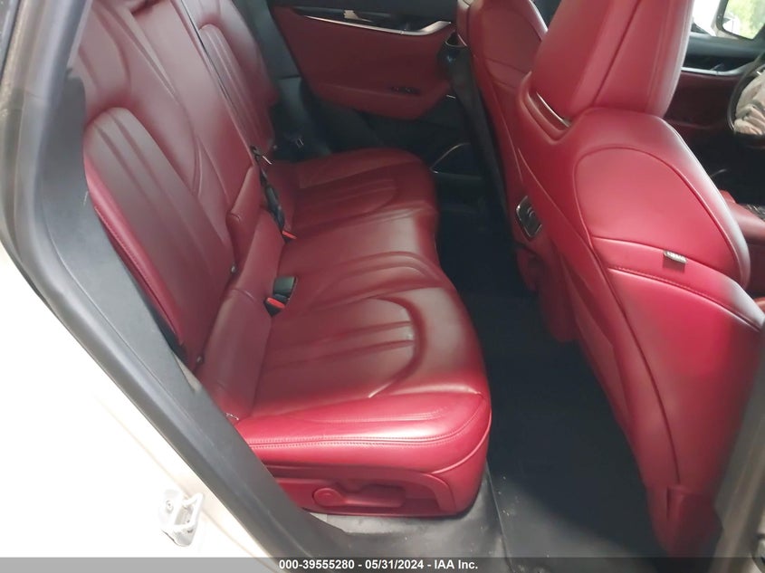VIN ZN661XUS2JX259611 2018 MASERATI LEVANTE GRANSPORT