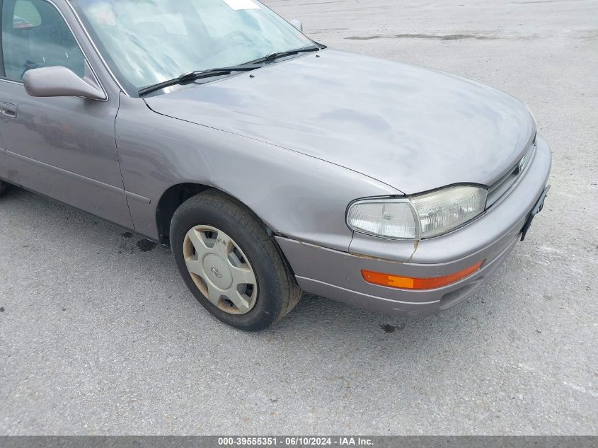1993 Toyota Camry Le VIN: 4T1VK12W3PU083350 Lot: 39555351