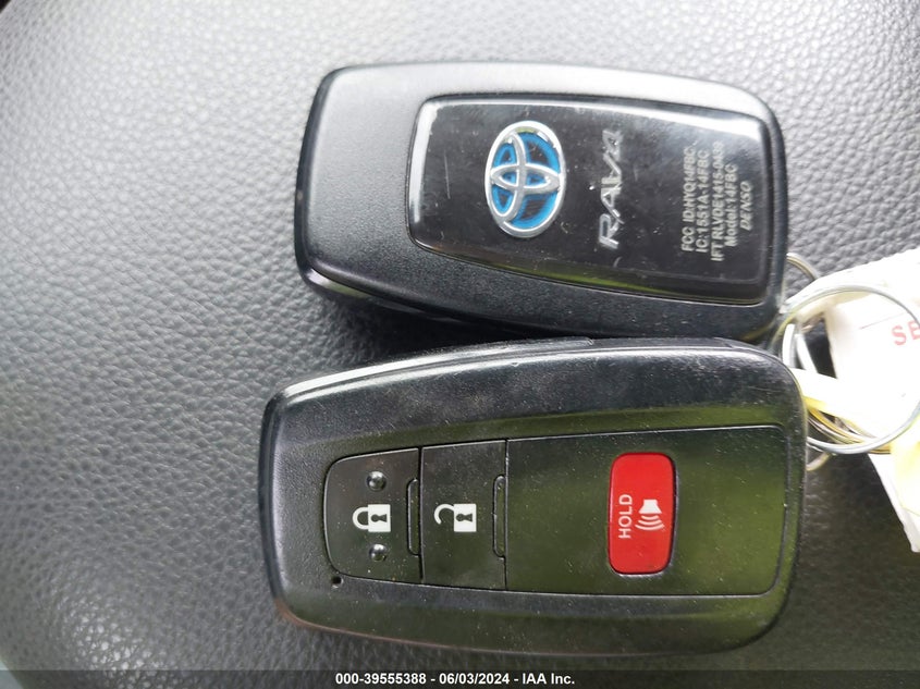 2021 Toyota Rav4 Xle Hybrid VIN: JTMRWRFV5MD134465 Lot: 39555388