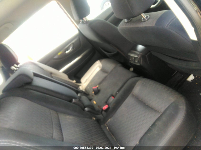 2017 Nissan Rogue S VIN: JN8AT2MT0HW131454 Lot: 39555392