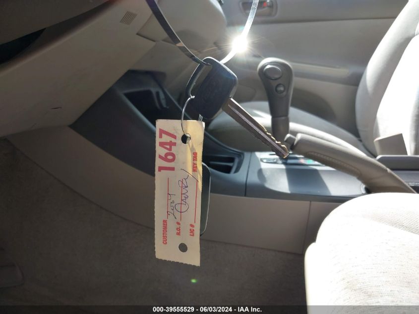 2004 Toyota Camry Le VIN: 4T1BE30K04U305036 Lot: 39555529