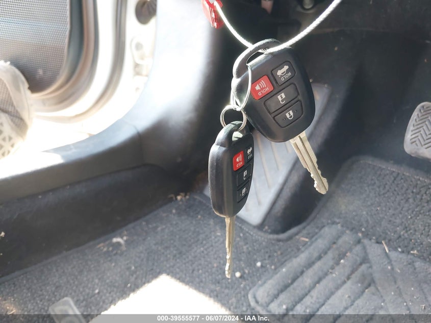 2017 Toyota Corolla Le VIN: 2T1BURHE6HC805455 Lot: 39555577