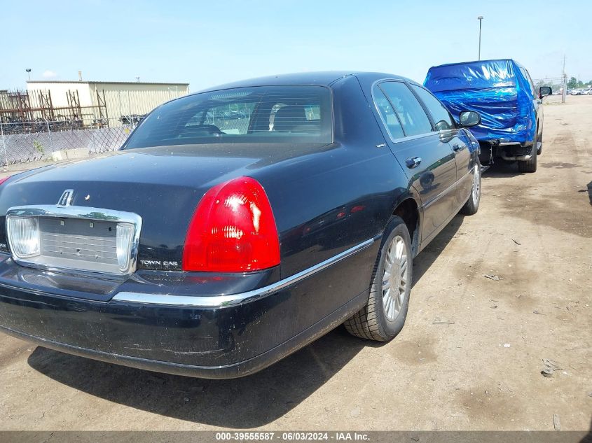 2007 Lincoln Town Car Signature L VIN: 1LNHM85V17Y618767 Lot: 39555587