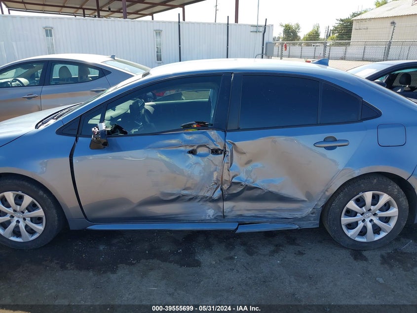 VIN JTDEPMAE7NJ206971 2022 TOYOTA COROLLA LE
