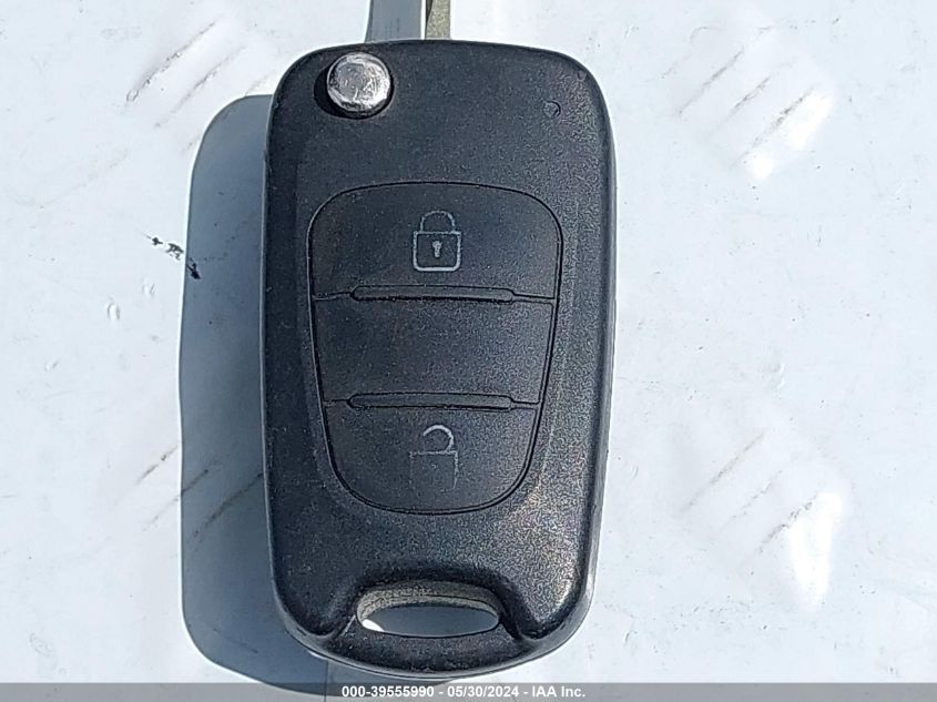 2011 Kia Soul + VIN: KNDJT2A29B7286691 Lot: 39555990